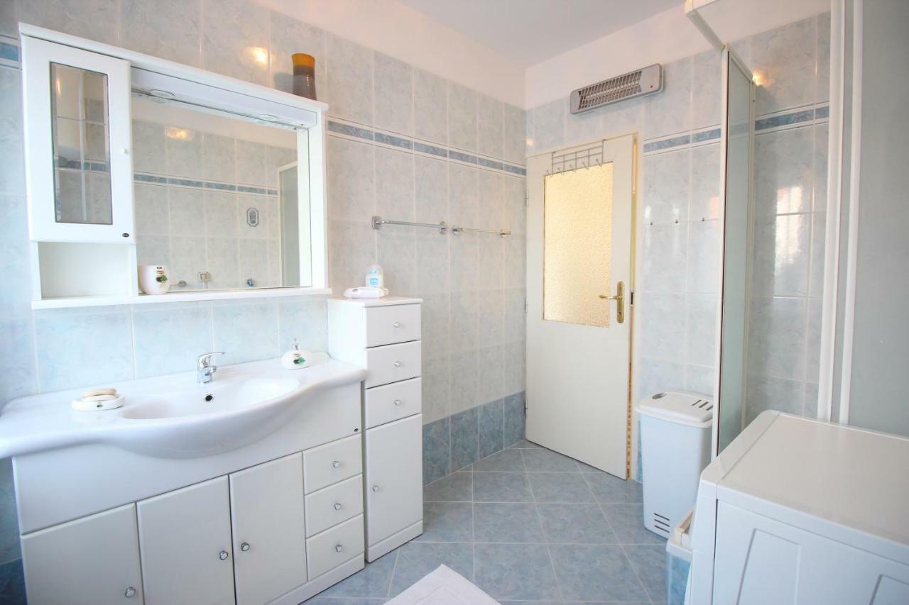 Apartment Agnese Ровин Екстериор снимка