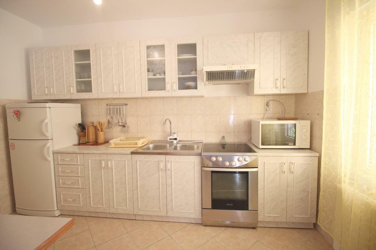 Apartment Agnese Ровин Екстериор снимка