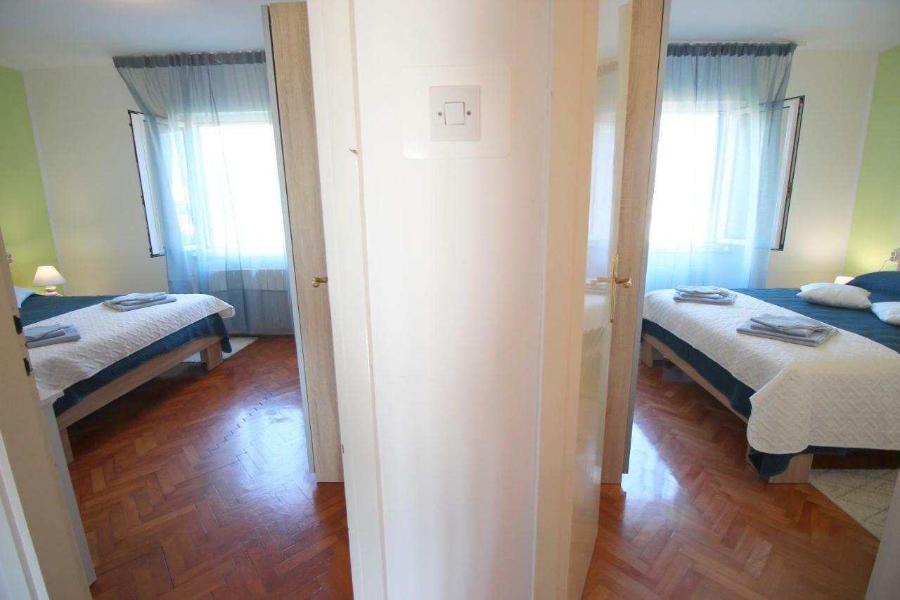Apartment Agnese Ровин Екстериор снимка